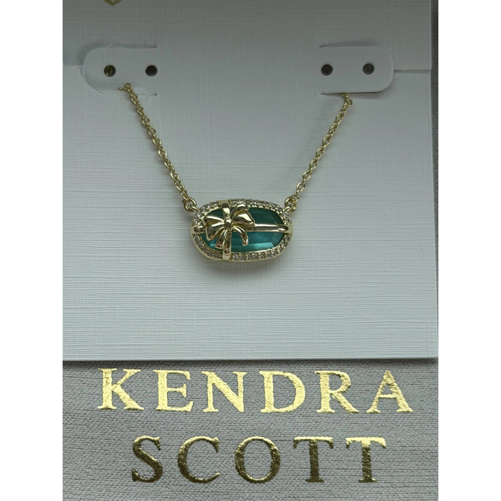 Kendra Scot Green Pendant Necklace